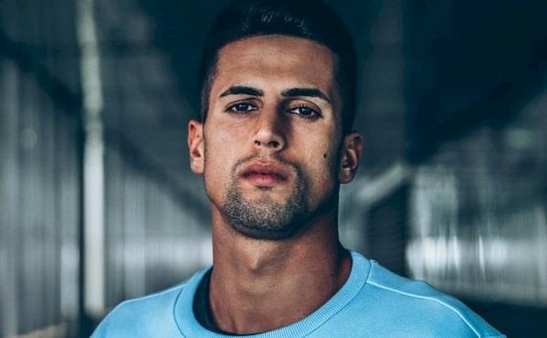 Man City mua thanh cong dong doi an y cua Ronaldo hinh anh