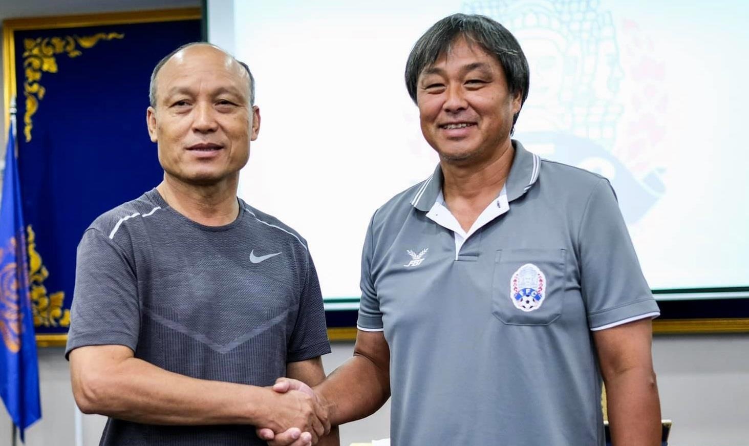 U18 Campuchia duoc thuong lon sau ky tich chua tung co truoc Viet Nam hinh anh