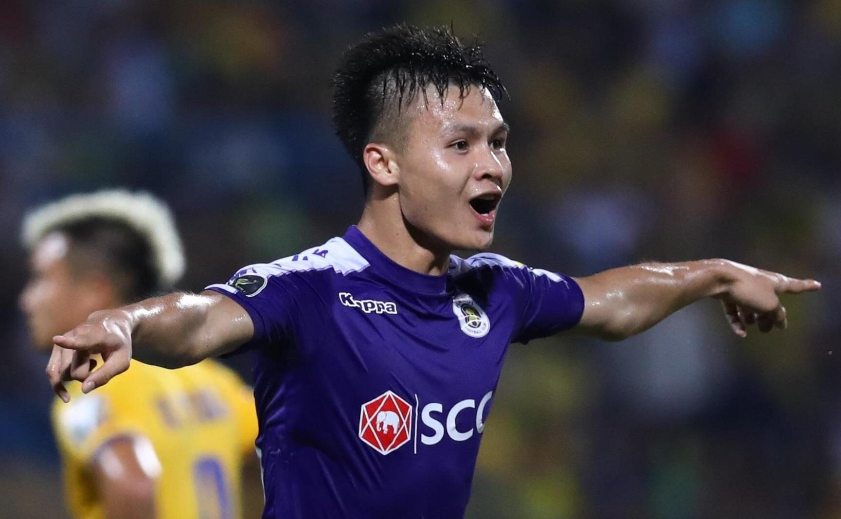 Quang Hai xung danh 'vua sut phat' cua bong da Viet Nam hinh anh