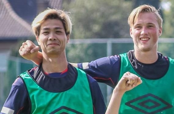 Cong Phuong thoai mai tam ly truoc tran dau kho khan o Bi hinh anh