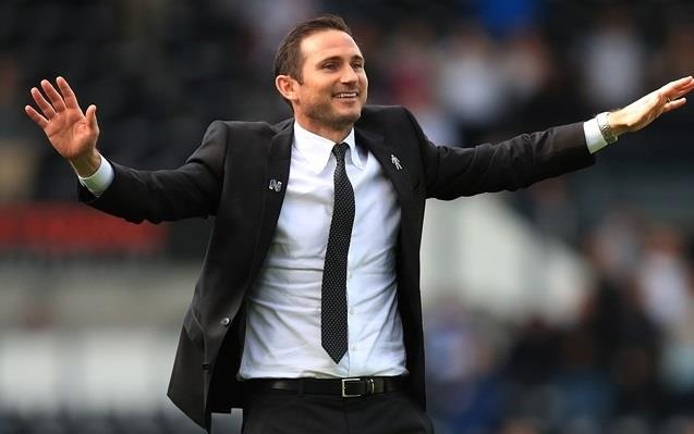 Chelsea tung doi hinh tre chua tung thay trong 25 nam qua hinh anh