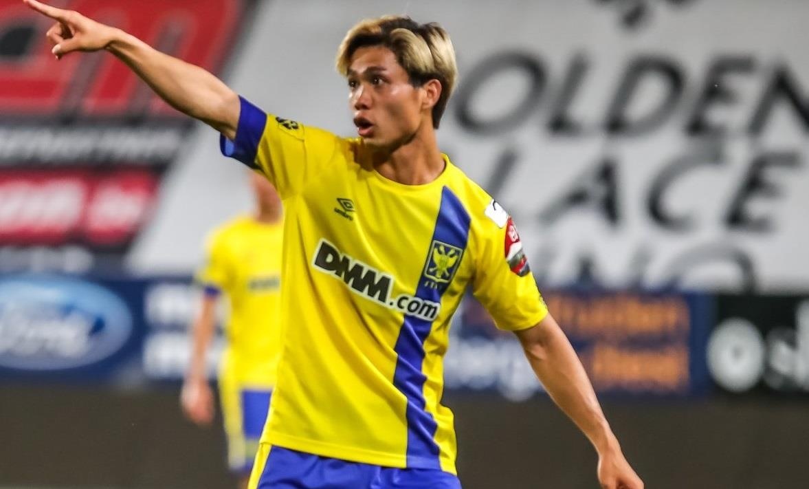 Cong Phuong duoc tang cuong cho doi tre Sint-Truidense hinh anh