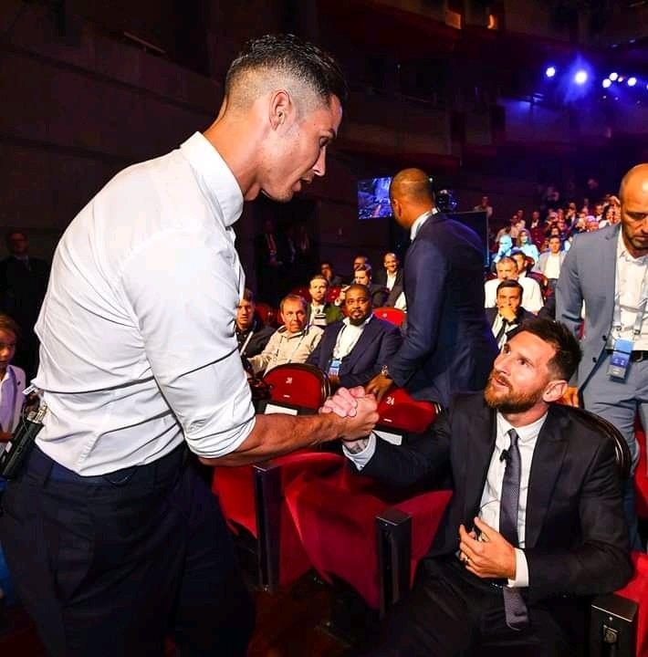 Messi va Ronaldo anh 3