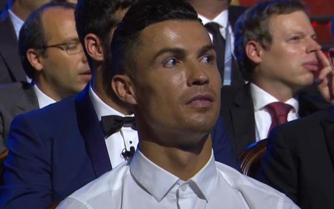 Ronaldo ngo ngac khi nghe Eric Cantona noi dao ly hinh anh