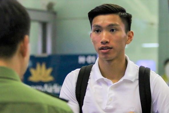 Van Hau co mat tai Ha Lan ky hop dong voi Heerenveen hinh anh