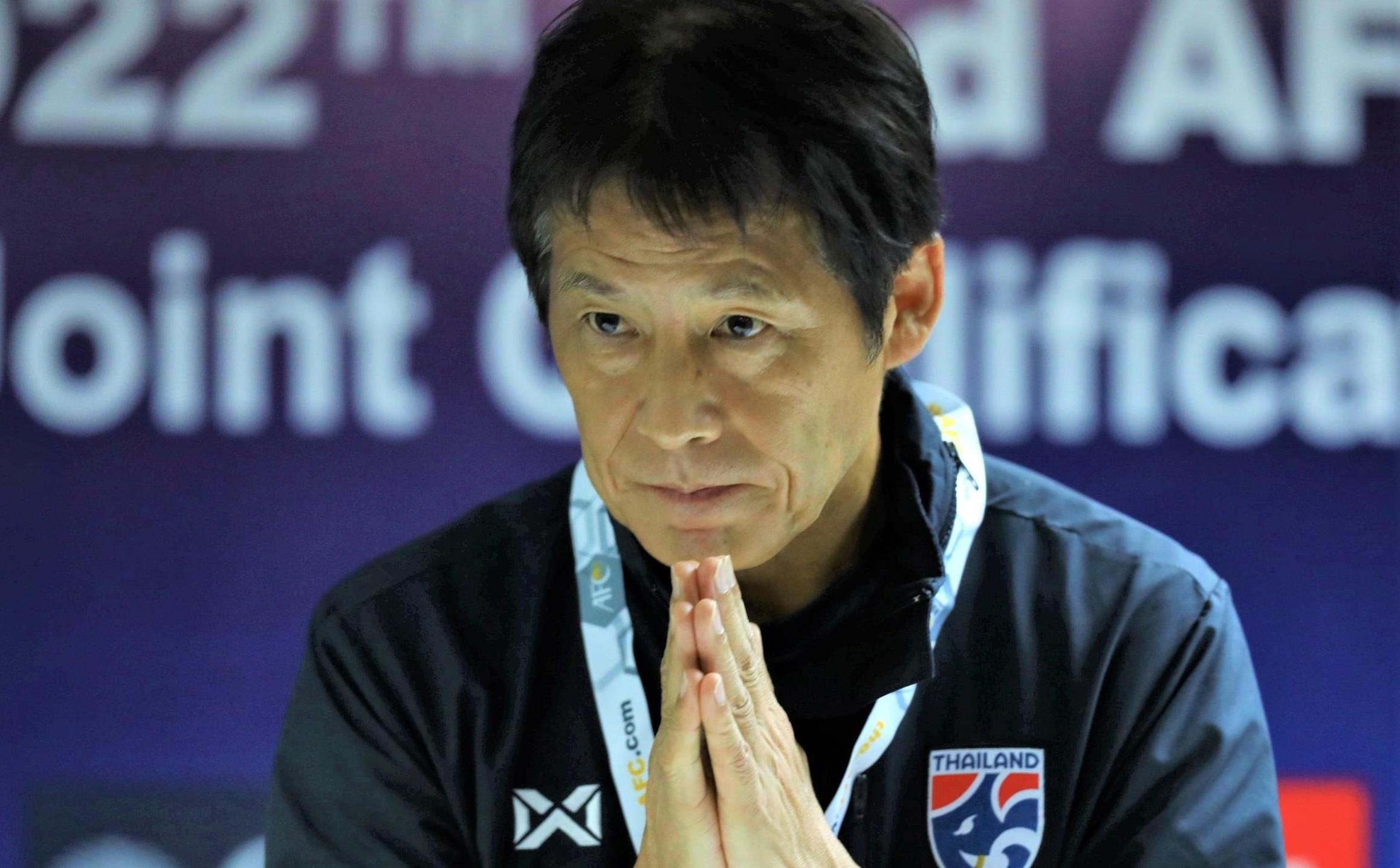 HLV Thai Lan doi mat dop den dui truoc tran gap Viet Nam hinh anh