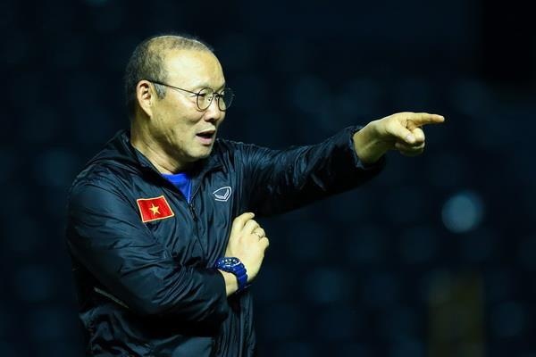 Thay Park tiep quan doi U22 Viet Nam tai Trung Quoc hinh anh