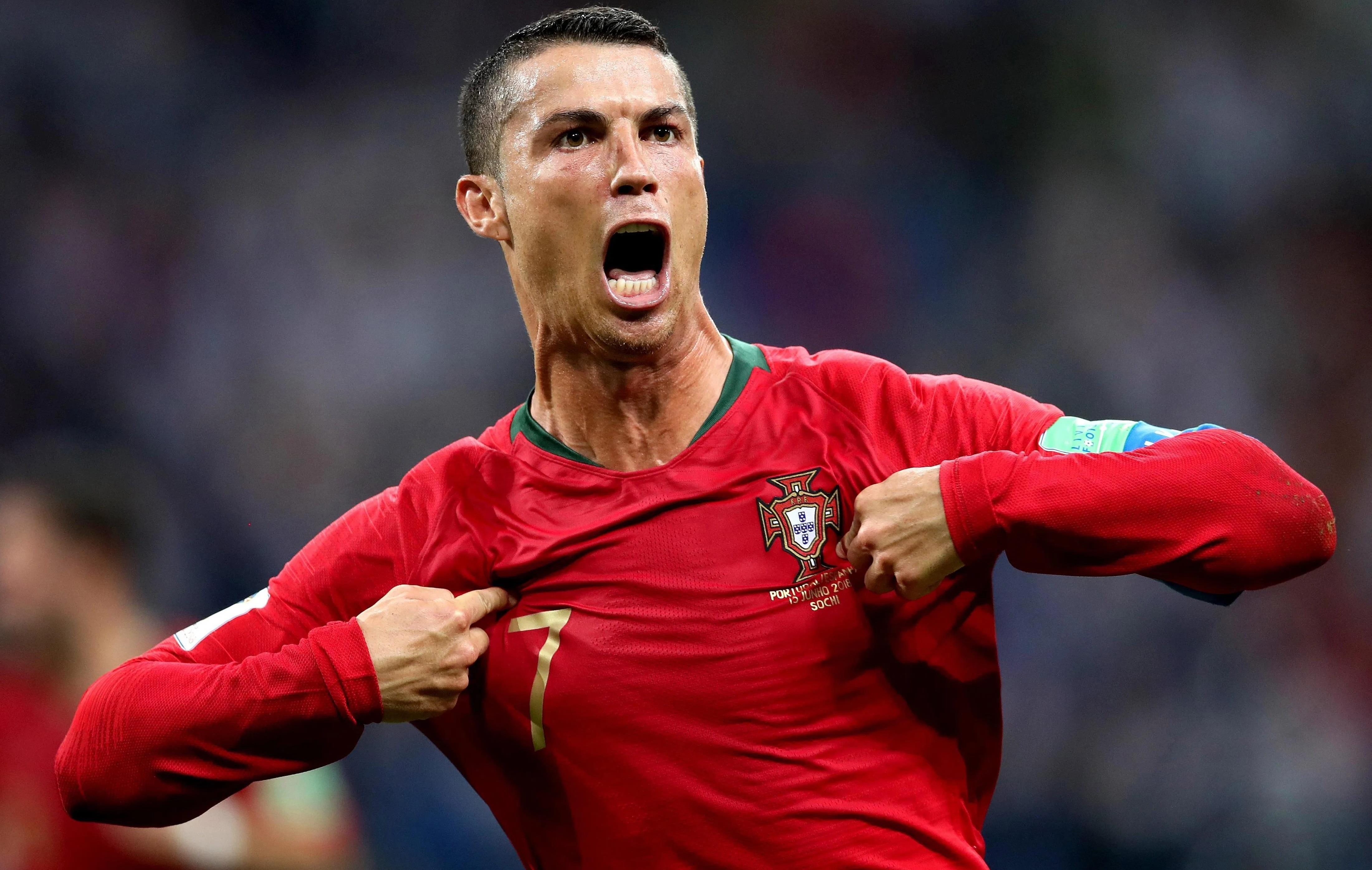 Ronaldo tien gan ky luc ghi ban cua huyen thoai Iran hinh anh