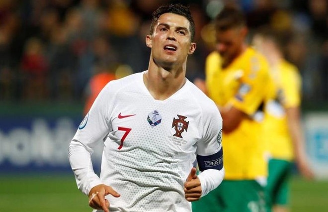 Cristiano Ronaldo anh 1