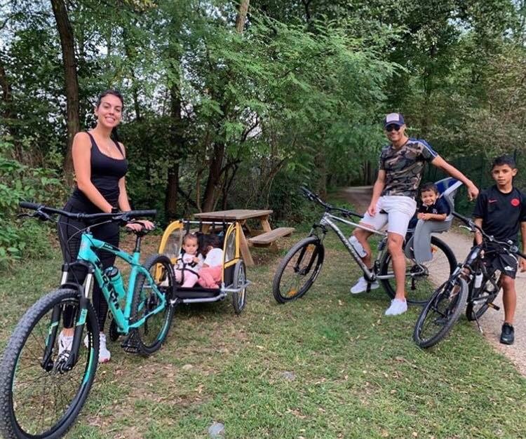 Cristiano Ronaldo anh 1