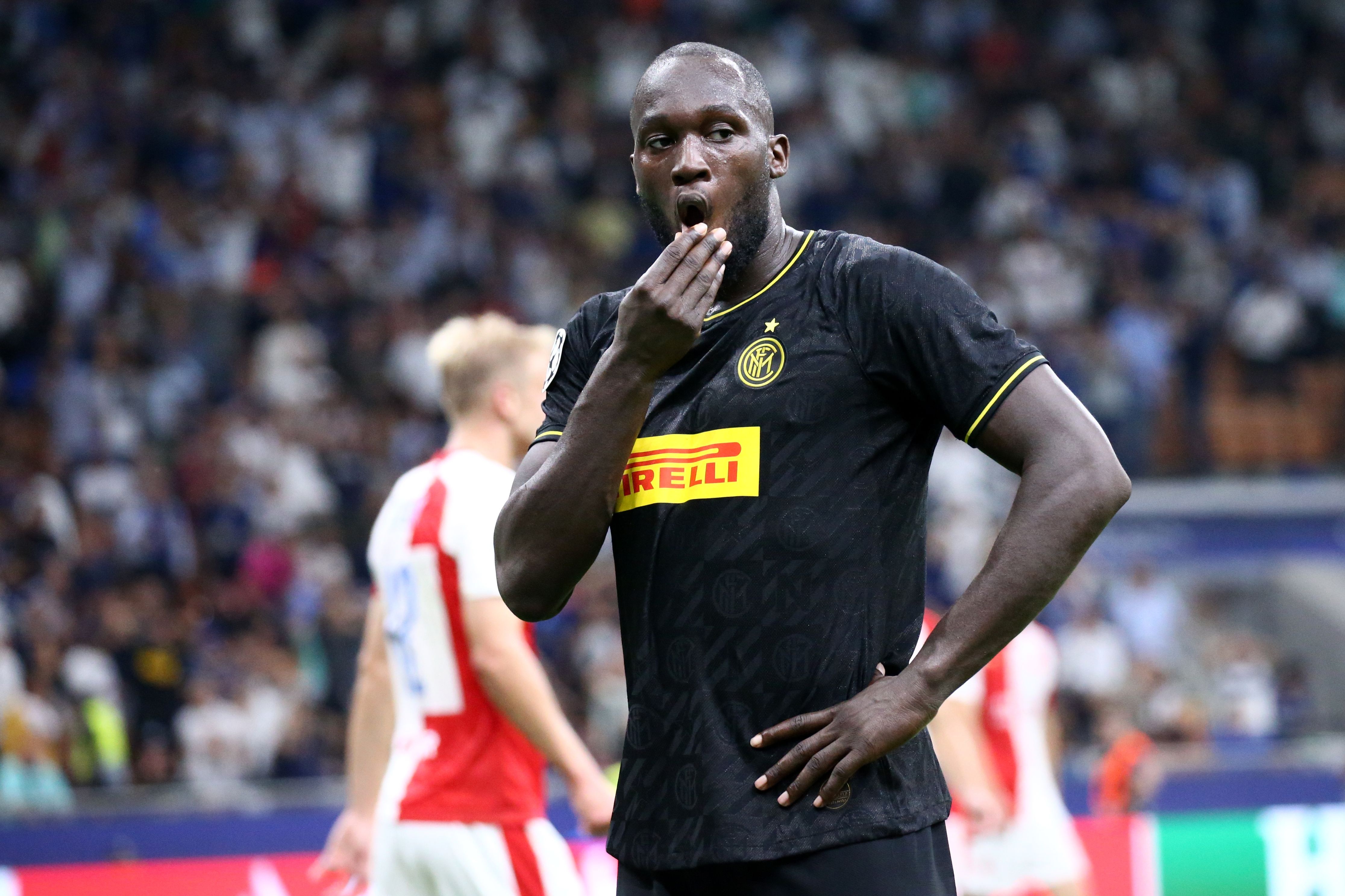 Lukaku danh nhau anh 1