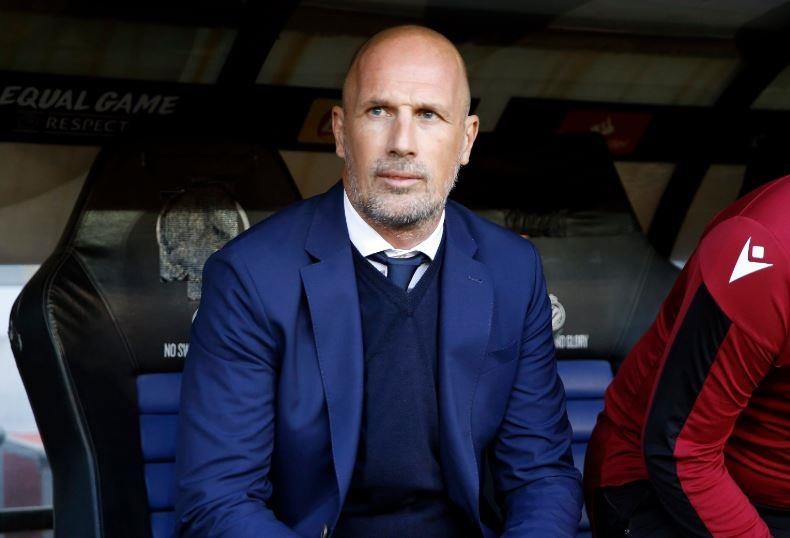 HLV Club Brugge that vong voi pha bat viet vi sai cua trong tai hinh anh