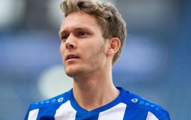 Cuu tien ve Barca ghi diem trong chien thang cua Heerenveen hinh anh