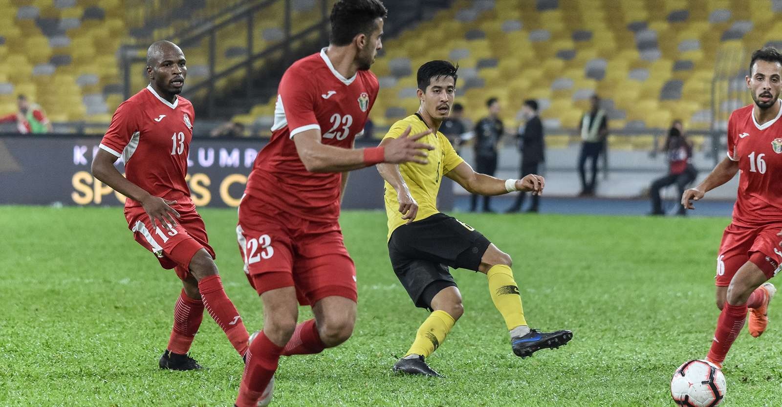 Viet Nam dau Malaysia anh 1