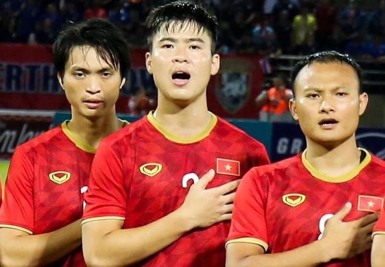 Ly do nha cai xep tuyen Viet Nam o cua tren Malaysia hinh anh