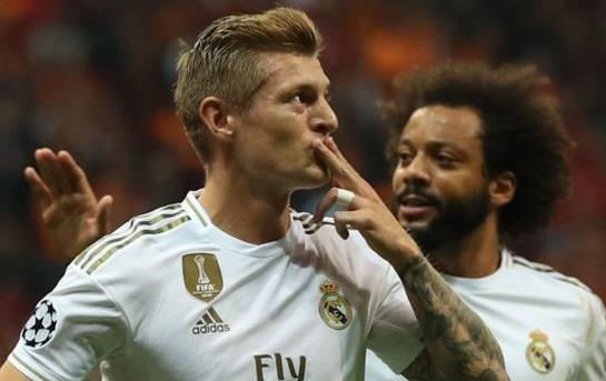 Kroos sanh ngang Ronaldo khi giup Real gianh chien thang hinh anh