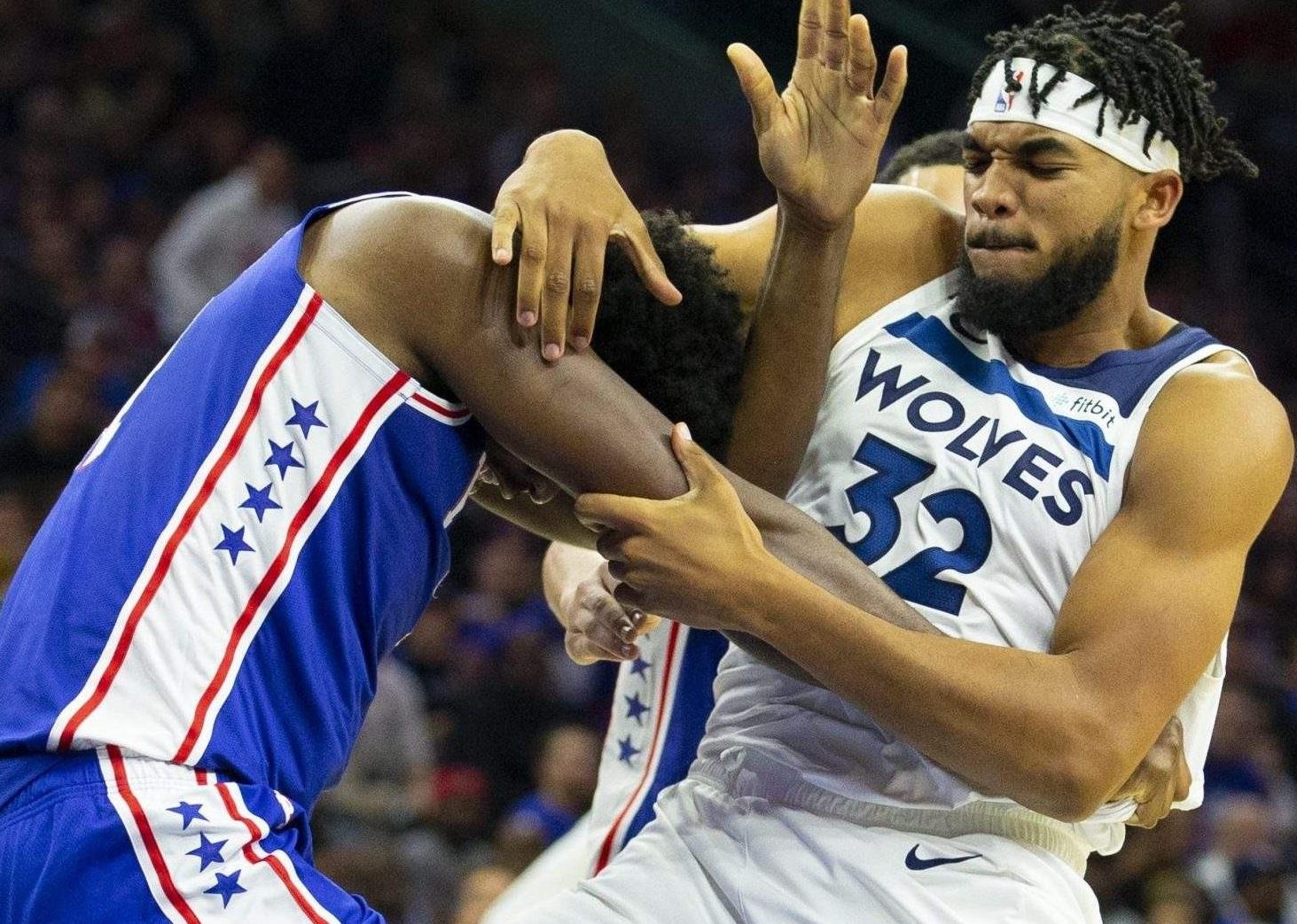 Hai ngoi sao bong ro danh nhau o giai NBA hinh anh