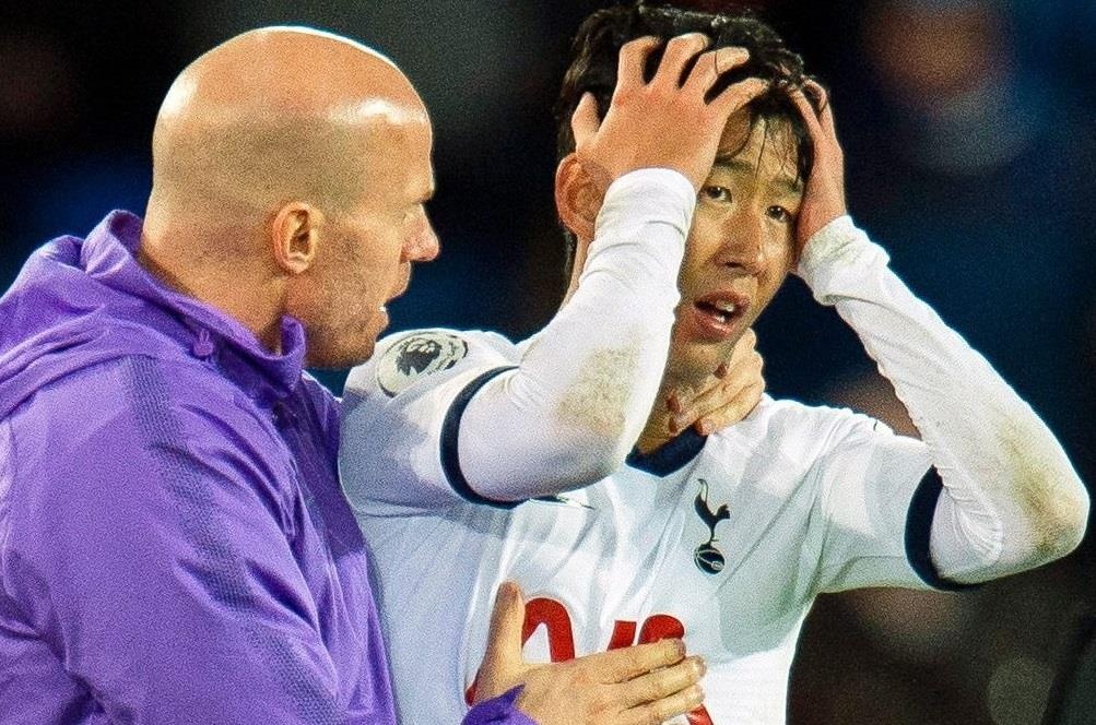 Son Heung-min tat dien thoai sau tran gap Everton hinh anh