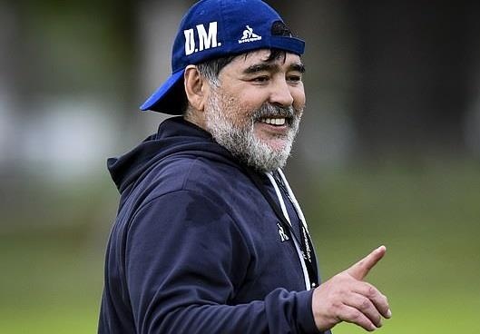 Diego Maradona len tieng sau tin don suc khoe suy kiet hinh anh