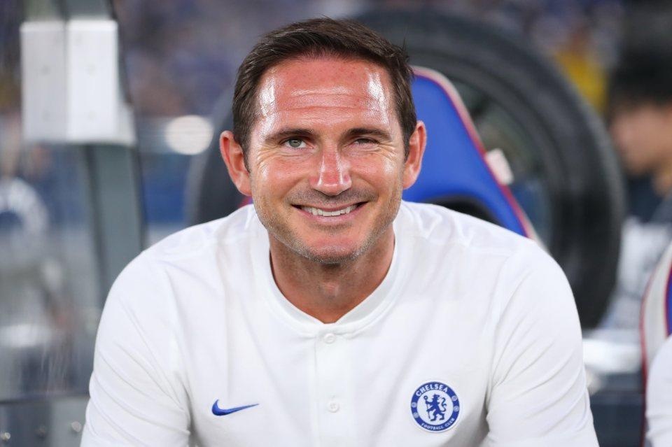 HLV Lampard cuoi khi hoc tro solo qua 5 cau thu va bo lo co hoi hinh anh