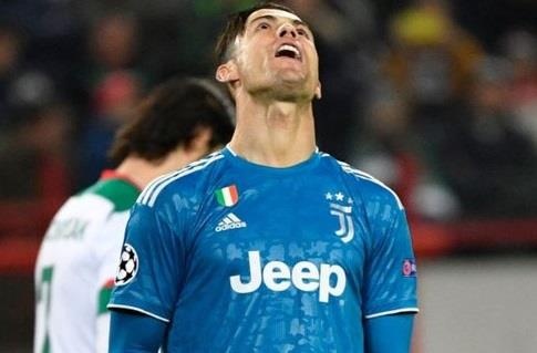 Ramsey xin loi Ronaldo sau nghi van cuop ban thang hinh anh