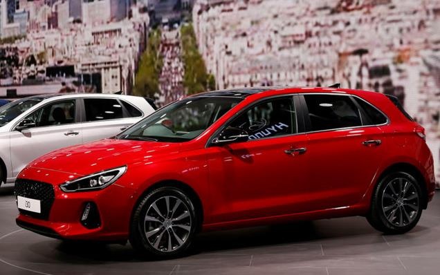 Mua oto nen chon xe Nhat hay Han? hinh anh