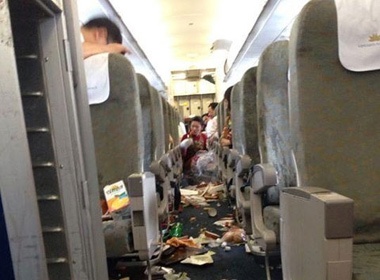 Vietnam Airlines tran tinh su co 'may bay roi tu do' hinh anh