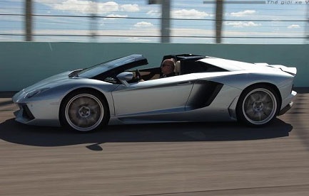 Lai thu sieu xe mui tran Aventador Roadster hinh anh