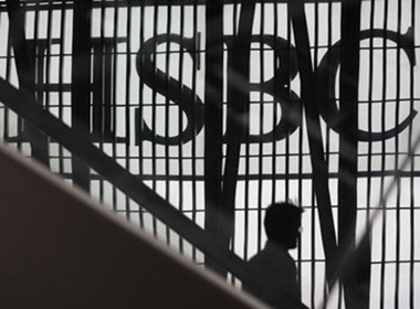 10 cong ty cat giu tien cho gioi sieu giau nhieu nhat hinh anh