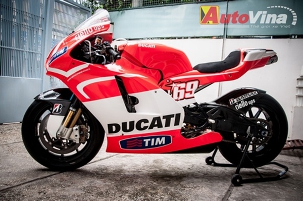 Can canh xe dua MotoGP cua Ducati o Viet Nam hinh anh