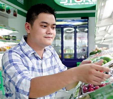 Chuyen gia cong nghe bo ghe giam doc di trong rau hinh anh