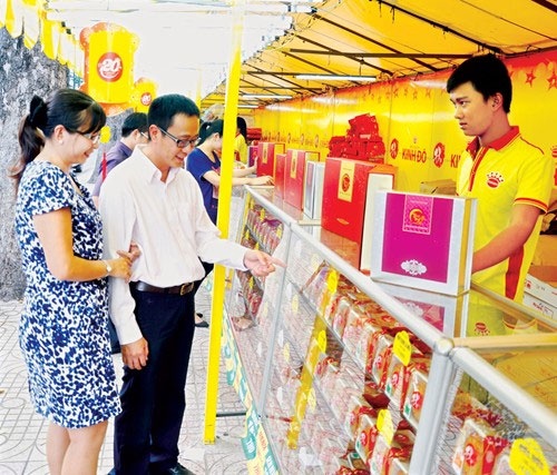 'Cho' banh Trung thu: Kinh Do bao phu thi truong hinh anh