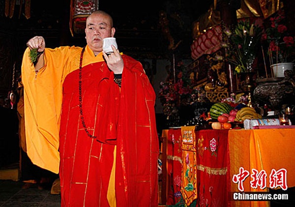 Tru tri chua Thieu Lam tran tinh ve cao buoc bao gai hinh anh