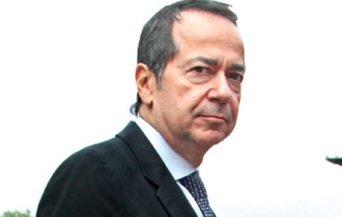 Ty phu John Paulson bo vang om dan hinh anh