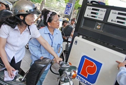 Gia xang o Viet Nam dat thu 33 the gioi hinh anh