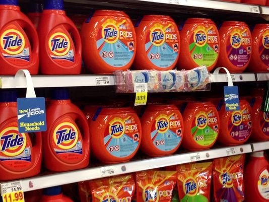 Kinh te kho khan, P&G chuyen huong lam bot giat gia re hinh anh