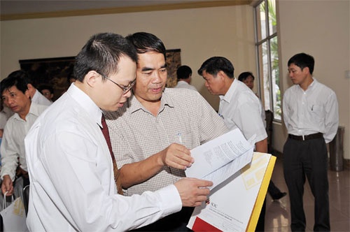 Lanh dao luong khung, do co che? hinh anh