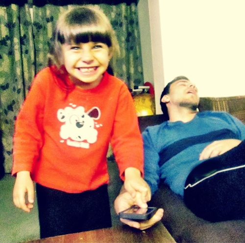 Be gai 'be gay' bao mat van tay tren iPhone 5S hinh anh