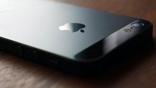 iPhone 5S khoe camera trong su kien thoi trang hinh anh