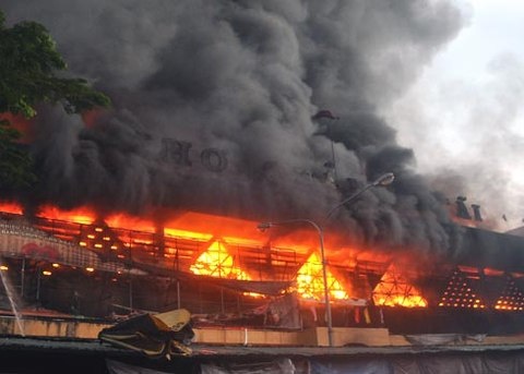 4 vu chay khien tieu thuong Viet khuynh gia bai san hinh anh