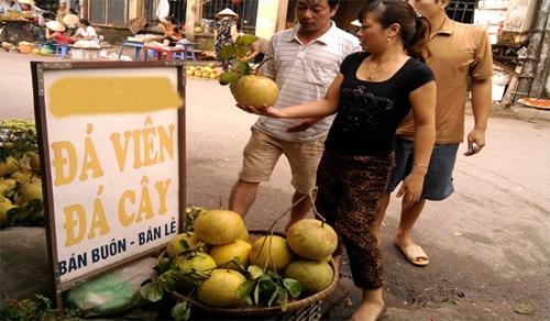 Hoa qua dat do ngay Trung thu hinh anh