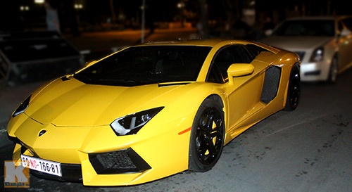 Ngam dan xe sang xuat hien tai bar TP.HCM hinh anh