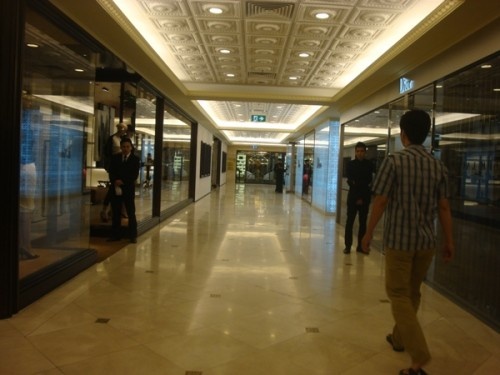 Trang Tien Plaza vang bong dai gia mua sam hinh anh