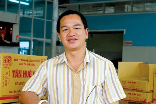 'Vua' banh pia mien Tay khoi nghiep ra sao? hinh anh