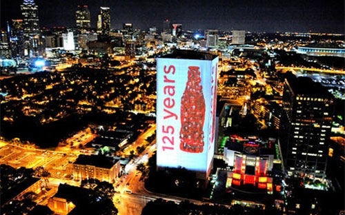 Quang cao nghe thuat dac biet cua Coca-Cola hinh anh