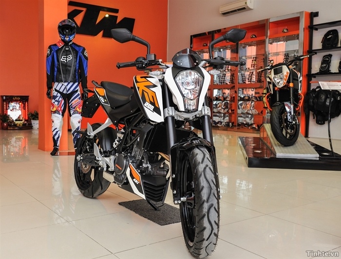 Can canh xe mo to KTM Duke 200 hinh anh