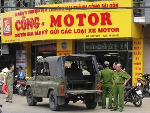 Cong moto da buon gian xe khung, bao chan dai ra sao? hinh anh