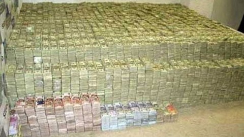 Bi an chu nhan cua 200 tan tien bo quen tai san bay hinh anh