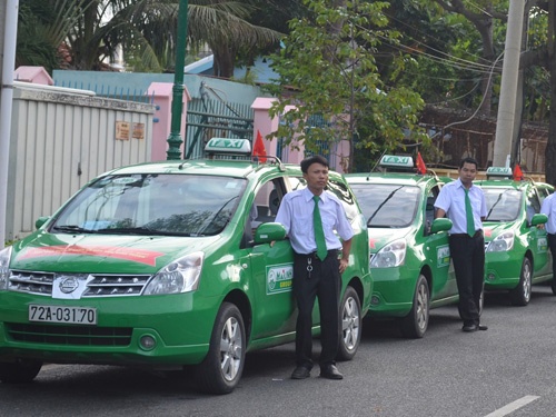 Dai gia cay dang om khoi no ngan ty hinh anh