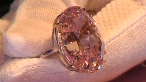 Vien kim cuong 'Pink star' dat nhat the gioi sap duoc ban hinh anh